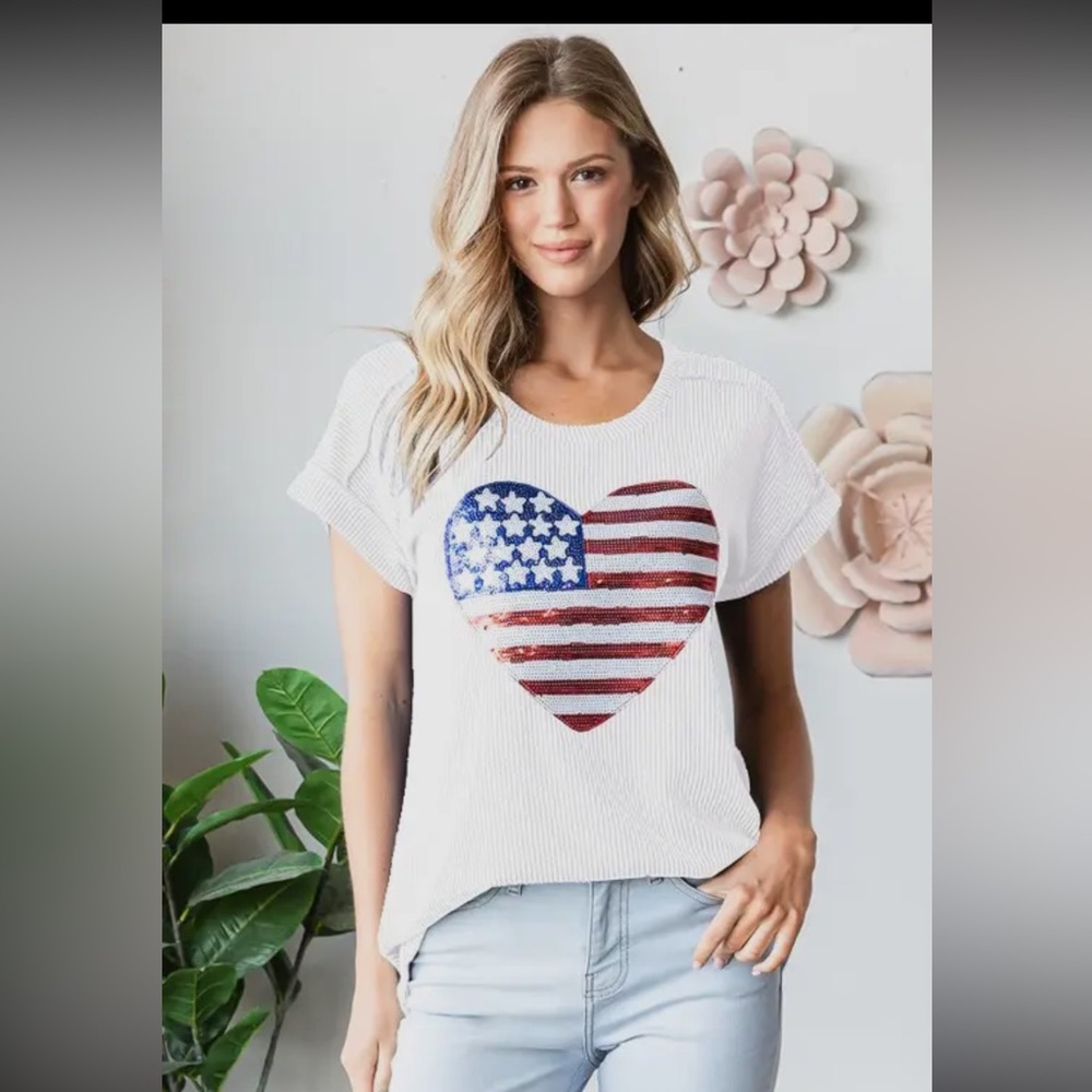 941. Ribbed heart sequin flag short sleeve top ivory